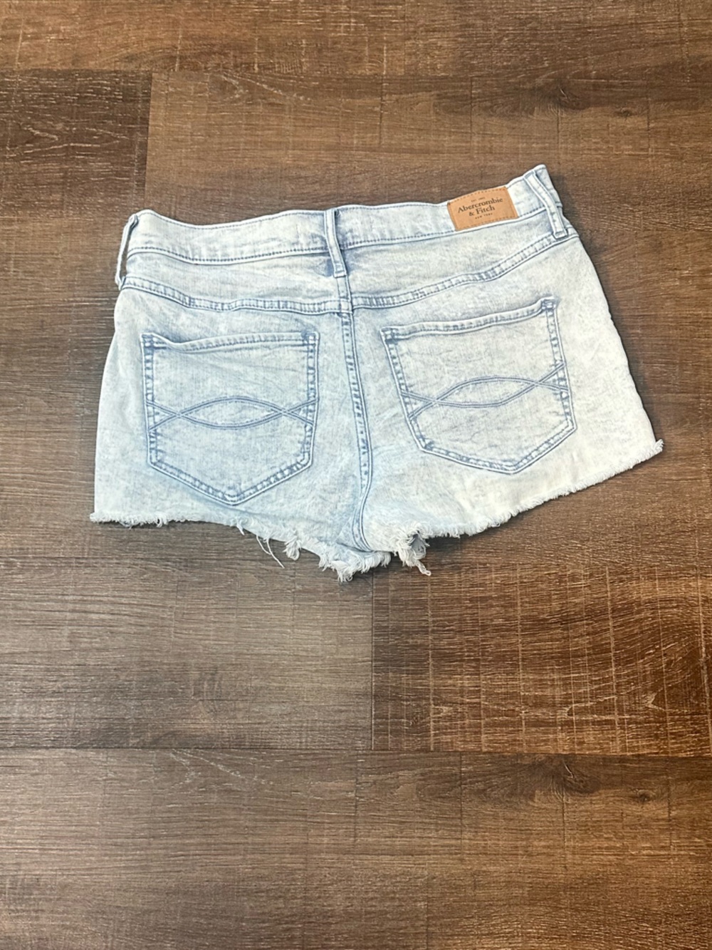 Abercrombie & Fitch Light Wash Button Front Denim High Waist Shorts Size 10 - Picture 2 of 5